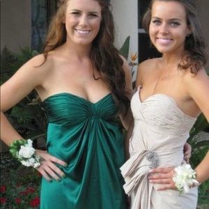 Size 8 Emerald Green Gown.